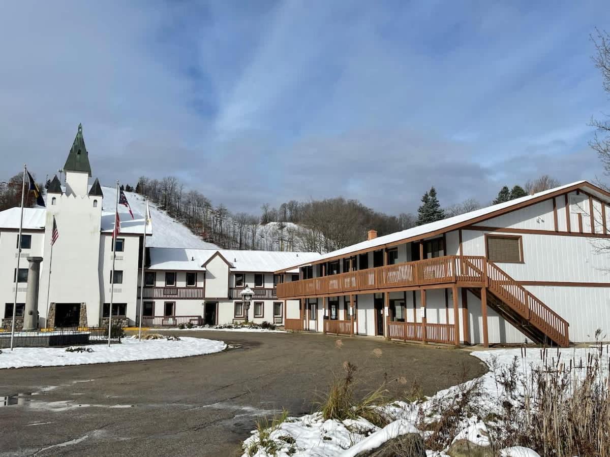 Top Floor Luxury, Sauna, Private Pool, Lake Bellaire Beach, 5 Beds, 4 Full Bath Zewnętrze zdjęcie